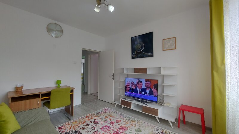 Piata Romana, 2 camere lux,