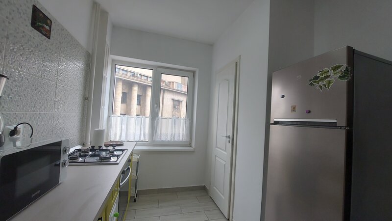 Piata Romana, 2 camere lux,