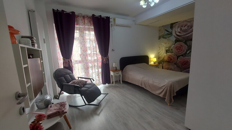 Piata Romana, 2 camere lux,